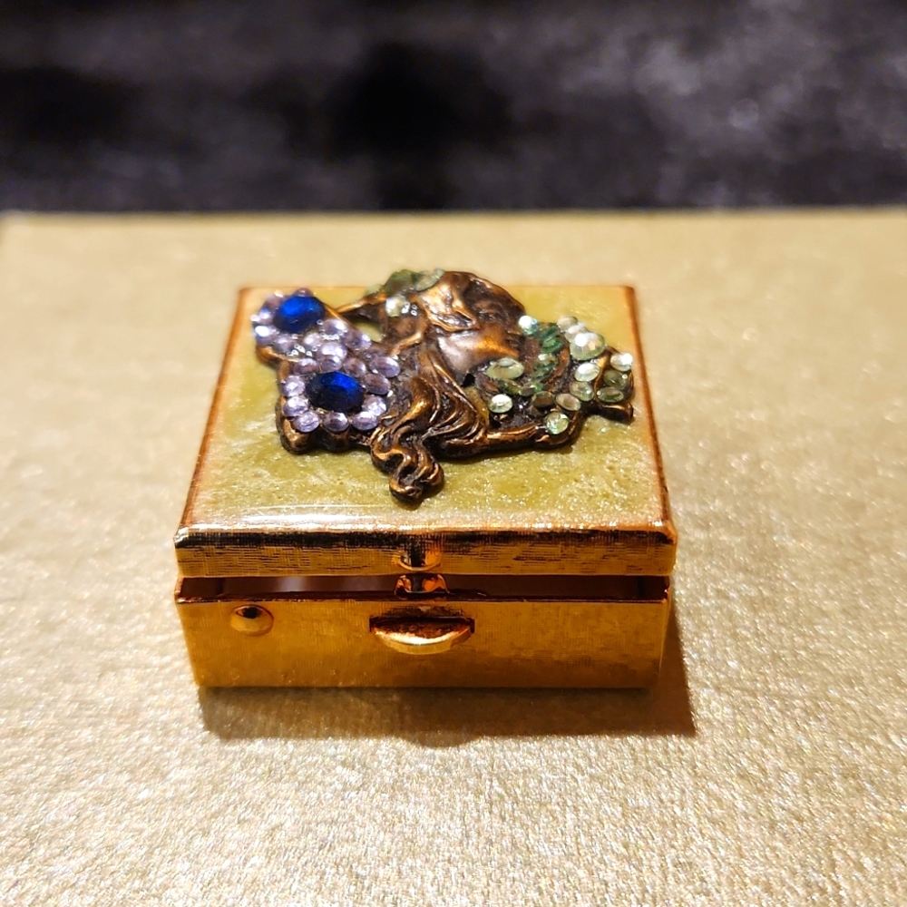 Pillbox - Picture 2 of 6